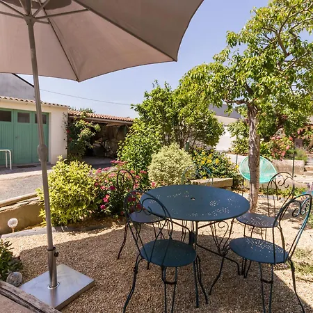 Hébergement de vacances Maison De Pêcheurs Avec Terrasse En Bord De Loire, Wifi, Vélos Et équipé Bébé - Fr-1-306-1177 *