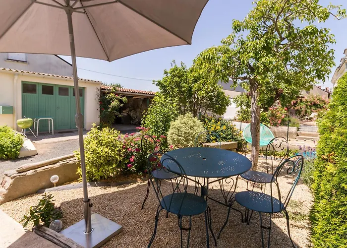 Ferienhaus Maison De Pecheurs Avec Terrasse En Bord De Loire, Wifi, Velos Et Equipe Bebe - Fr-1-306-1177 *